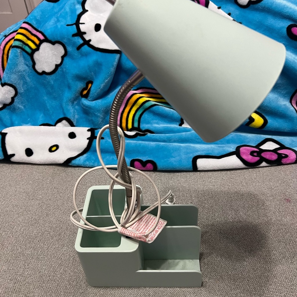 Desk lamp